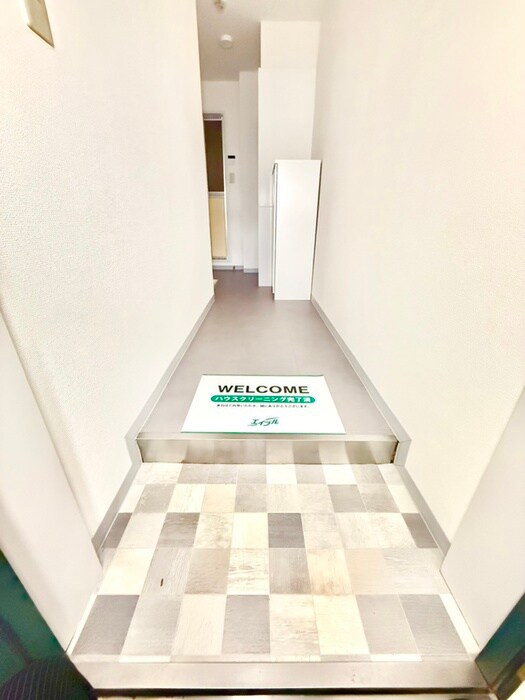 物件内観写真11　(玄関)