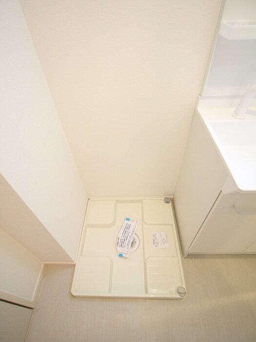 物件内観写真13　(洗濯機置場)