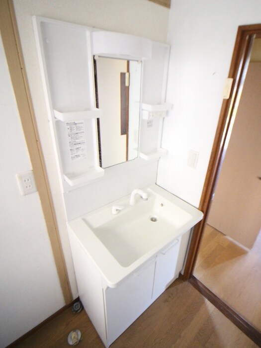 下安松伊藤貸家の洗面