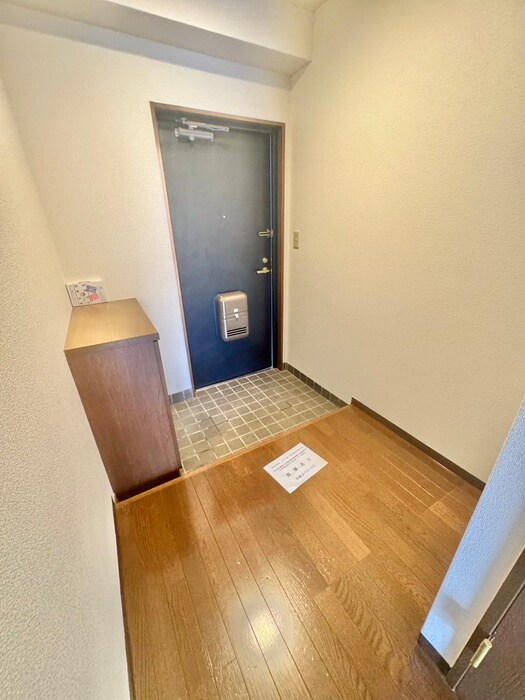 物件内観写真14　(玄関)