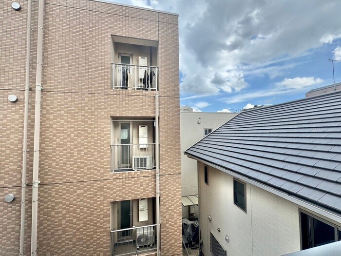 物件内観写真16　(室内からの展望)