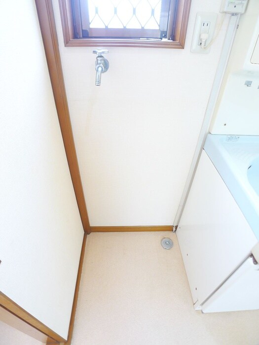 物件内観写真13　(洗濯機置場)