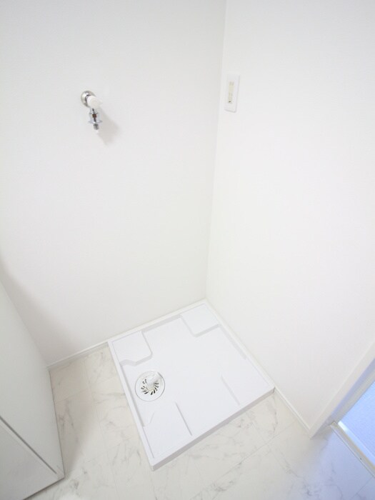 物件内観写真15　(洗濯機置場)