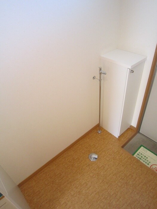 物件内観写真13　(洗濯機置場)