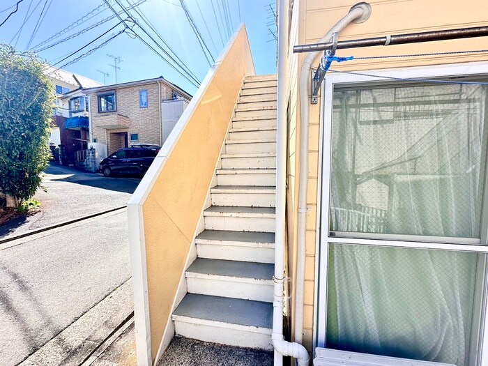 物件外観写真3　(エントランス部分)