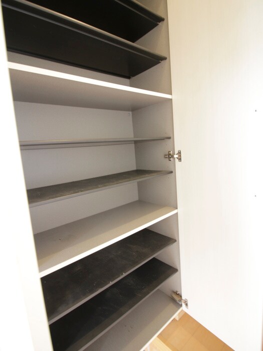 物件内観写真7　(靴箱)