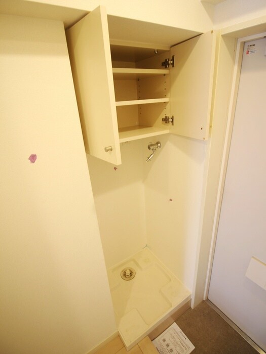 物件内観写真15　(洗濯機置場)