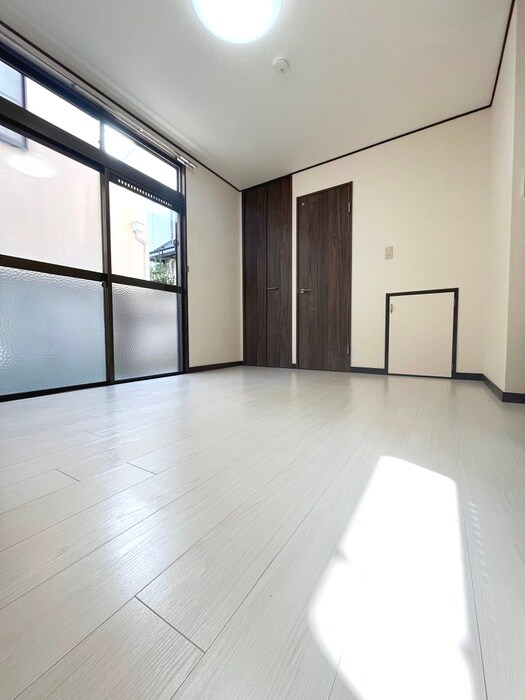 物件内観写真8　(居室)