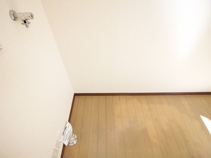 物件内観写真13　(洗濯機置場)