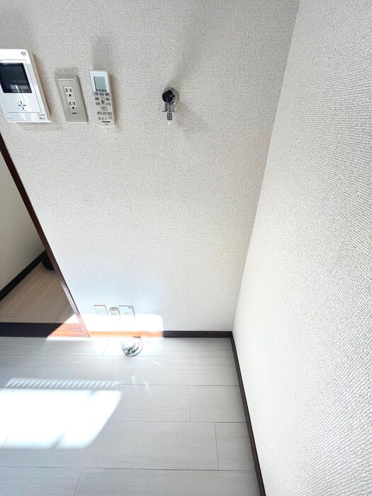 物件内観写真13　(洗濯機置場)