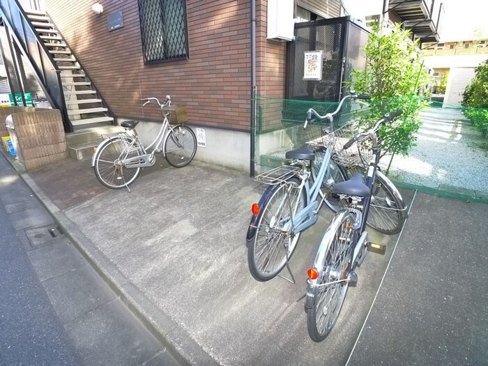 物件外観写真3　(駐輪場)