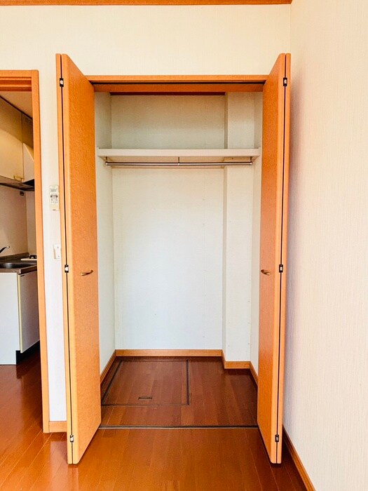 物件内観写真12　(収納)