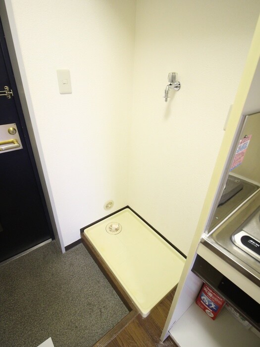 物件内観写真18　(洗濯機置場)