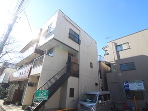 谷内マンション外観写真