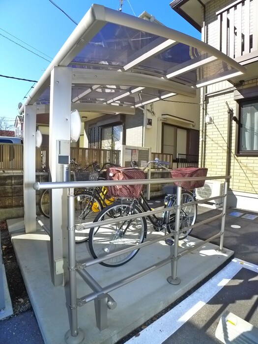 物件外観写真4　(駐輪場)