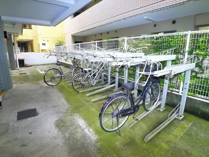 物件外観写真3　(駐輪場)