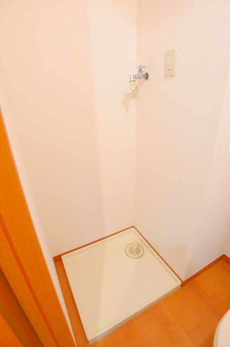 物件内観写真13　(洗濯機置場)