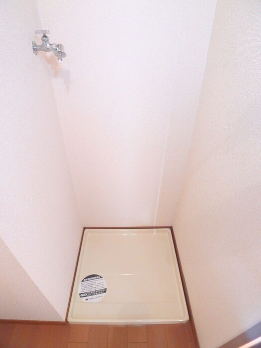 物件内観写真14　(洗濯機置場)