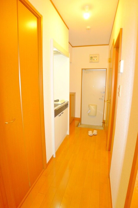 物件内観写真18　(廊下)