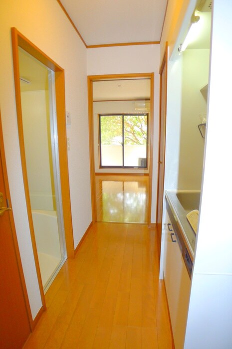 物件内観写真21　(廊下)