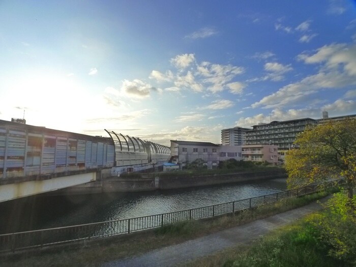 物件内観写真22　(室内からの展望)