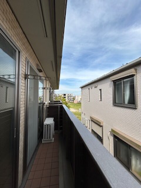 物件内観写真19　(室内からの展望)