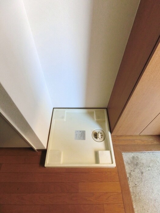 物件内観写真11　(洗濯機置場)