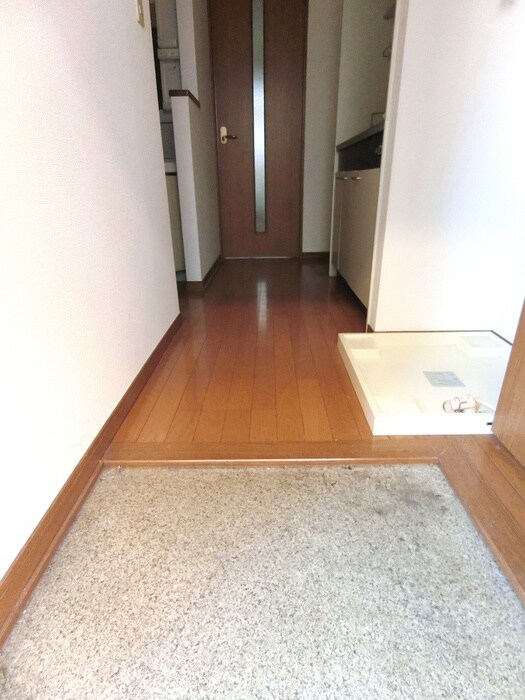 物件内観写真16　(玄関)