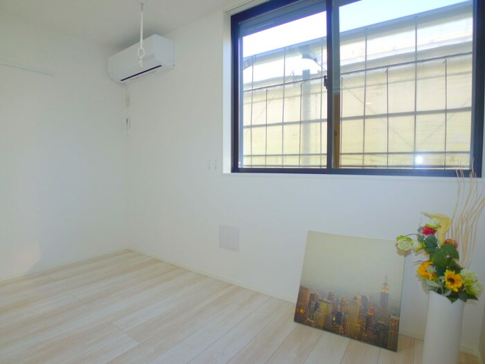 物件内観写真11　(室内からの展望)