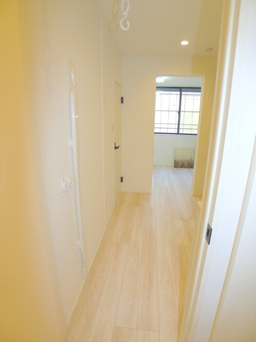 物件内観写真14　(廊下)