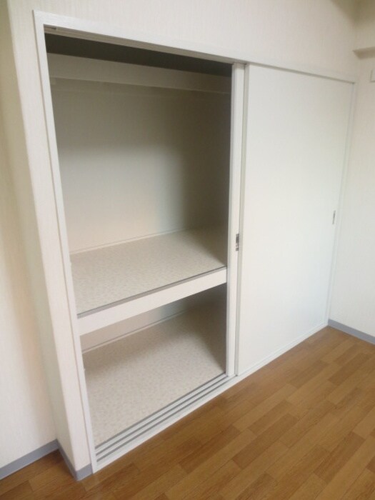 物件内観写真7　(収納)