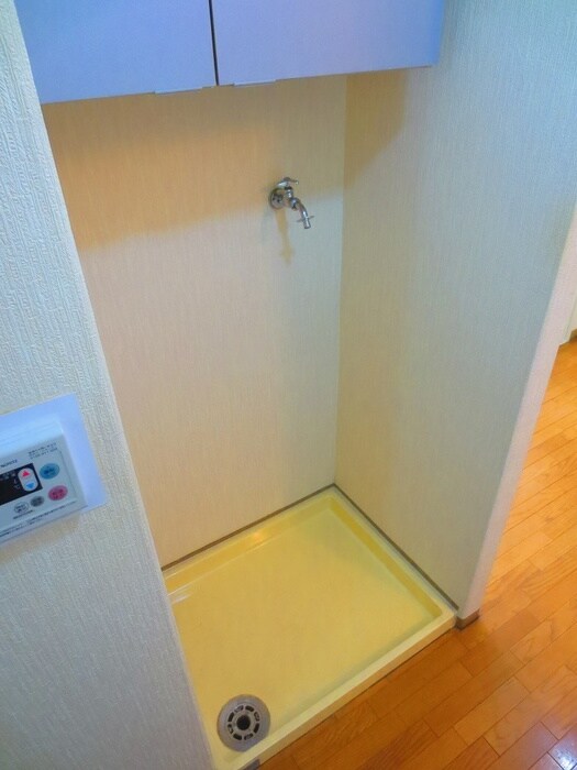 物件内観写真15　(洗濯機置場)