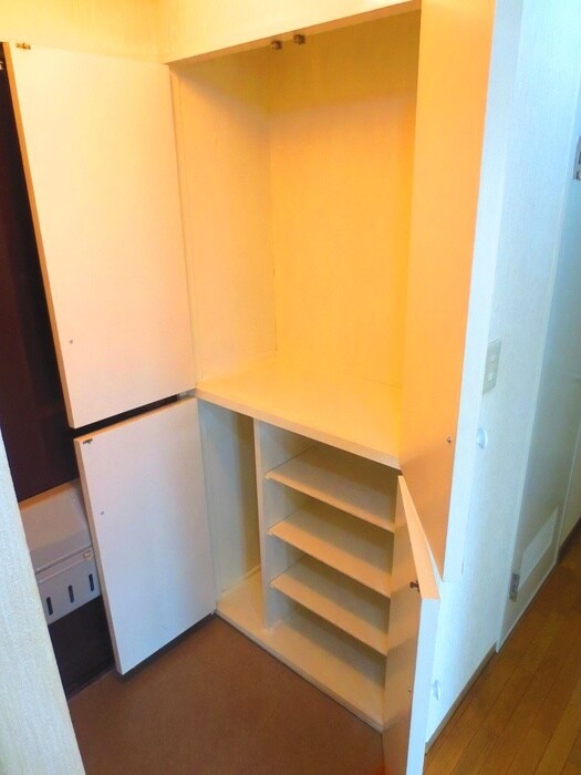 物件内観写真16　(玄関)