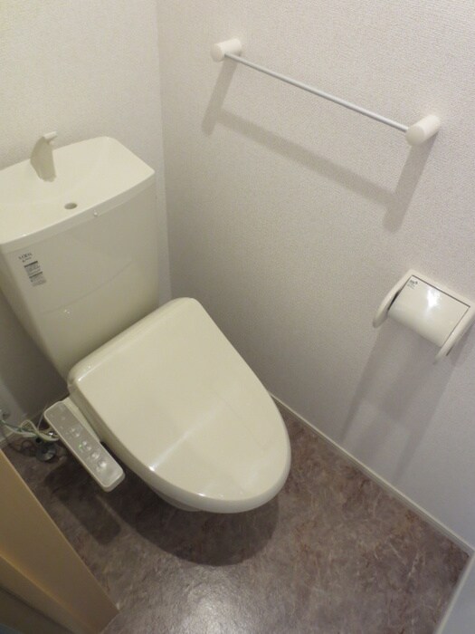 物件内観写真8　(トイレ)