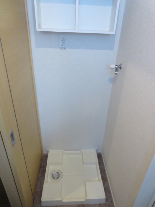 物件内観写真9　(洗濯機置場)