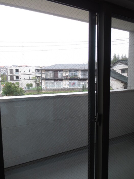 物件内観写真16　(室内からの展望)