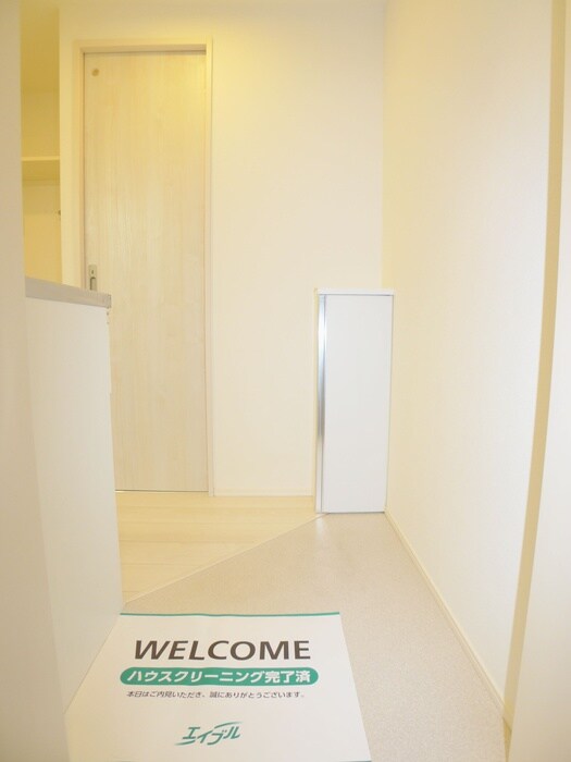 物件内観写真17　(玄関)