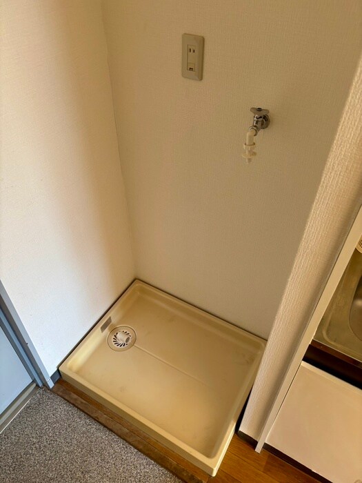 物件内観写真15　(洗濯機置場)