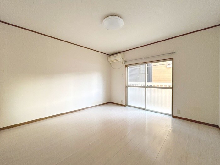 物件内観写真9　(居室)