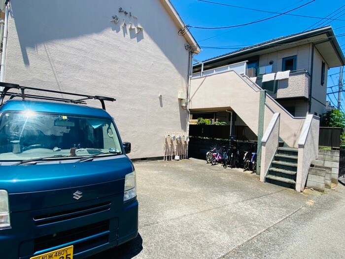 物件外観写真3　(エントランス部分)