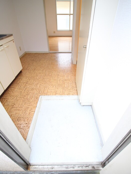物件内観写真16　(玄関)