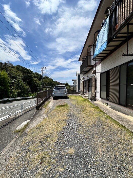 物件外観写真5　(駐車場)