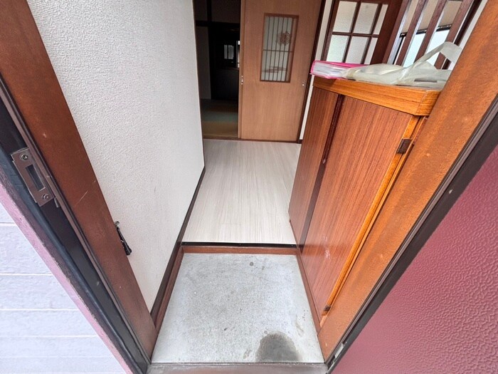 物件内観写真22　(玄関)