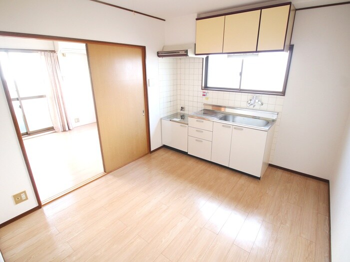 物件内観写真8　(居室)