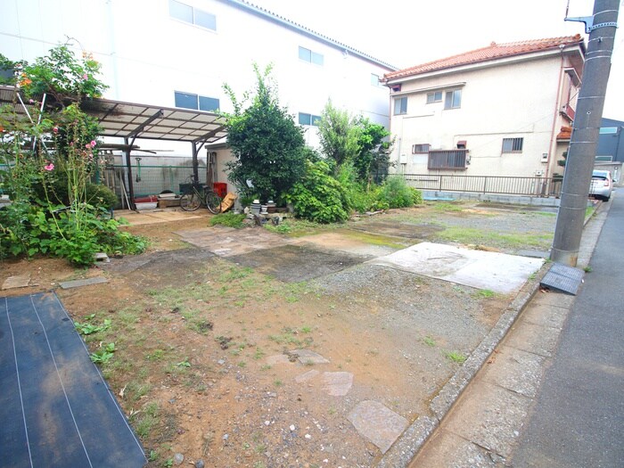 物件外観写真5　(駐車場)