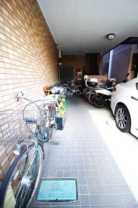 物件外観写真3　(駐輪場)