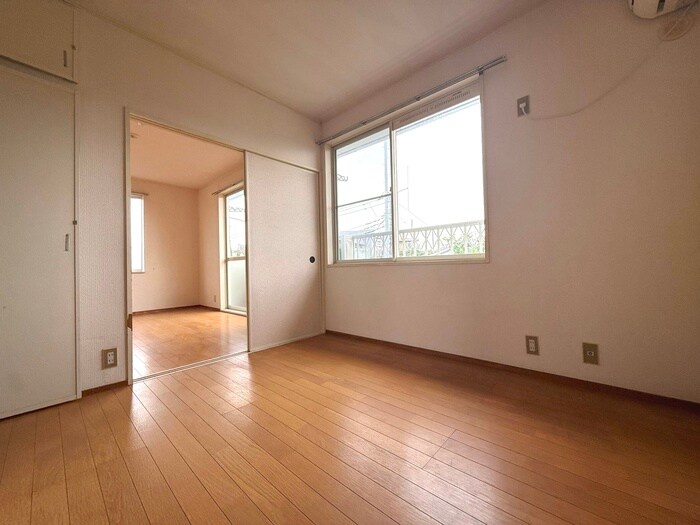 物件内観写真4　(居室)