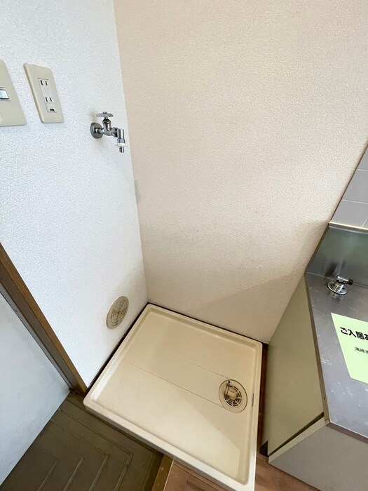 物件内観写真19　(洗濯機置場)