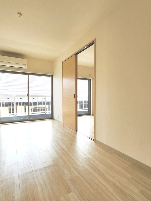 物件内観写真13　(居室)