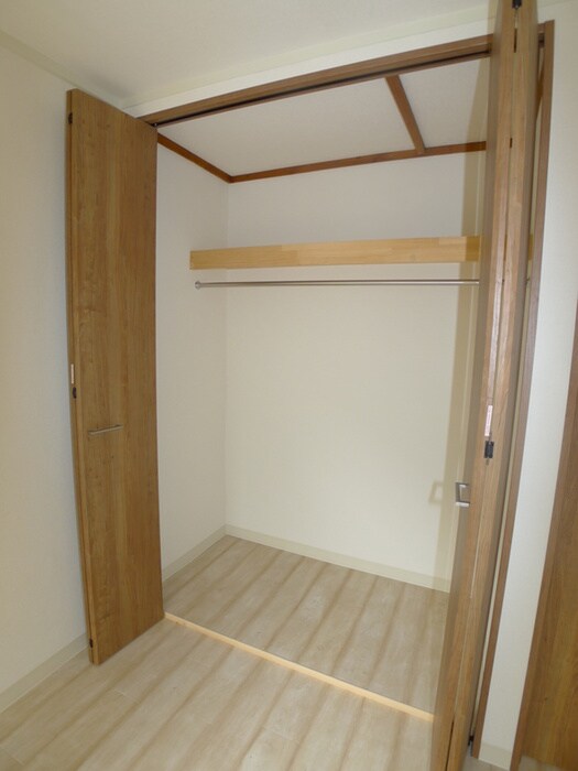 物件内観写真12　(収納)